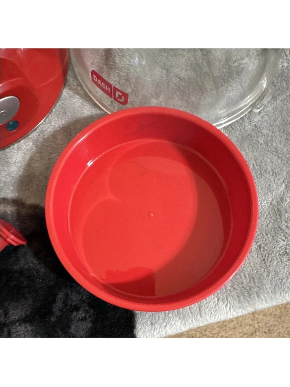 Dash DEC005RD Electric Egg Cooker 7-Egg Poaching 360W 120V Red